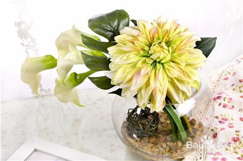 如何辨别仿真花质量的优劣 从细节入手，打造持久美感